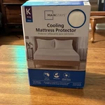 Mainstays King Cooling Waterproof Allergen Barrier Mattress Protector 76X80X15. Fixed Price $25.00.