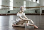 Retired Lladro Rose Ballet Ballerina Dancer Porcelain Figurine 05919 With Box. Fixed Price $424.95.