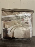 Majestic Coverlet - Twin 100% Cotton Matelasse 67 X 96. Fixed Price $80.00.