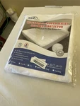 Mattress Protector Twin Bed Niagara Sleep Solution Waterproof Smooth Jersey. Fixed Price $18.00.
