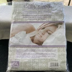 Pack Of 2 White Standard Size Silky Sleep Satin Pillowcases W/hidden Zipper. Fixed Price $9.49.