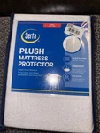 New Serta Waterproof Plush Mattress Protector Full Double Bed-breathable Soft. Fixed Price $23.99.