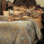 Michael Amini -aico 12-PC Elizabeth Queen Damask Bedding Set. Fixed Price $1110.00.
