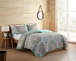 Vcny Home Yara Reversible King Multicolor Quilt Set. Fixed Price $30.00.