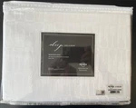Hard Rock Hotel Queen Duvet Cover Jacquard Guitar Print 300 Thread Count White. Fixed Price $99.99.