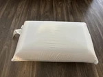 Tempur-pedic Tempur-cloud Breeze Dual Cooling Pillow White Queen. Fixed Price $80.00.